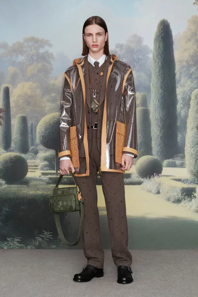Look 7